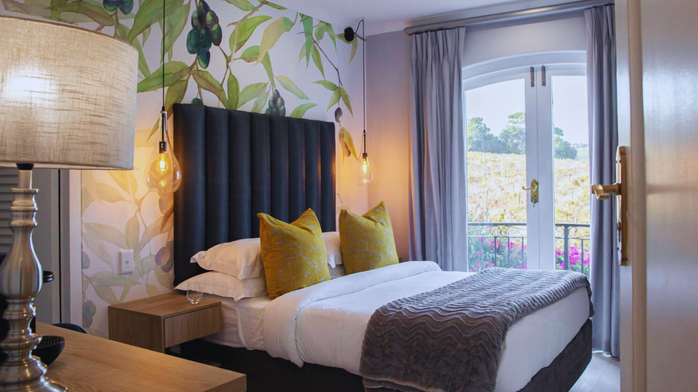Make an occasion of it at The Salene with a luxurious stay at our boutique hotel in Stellenbosch.